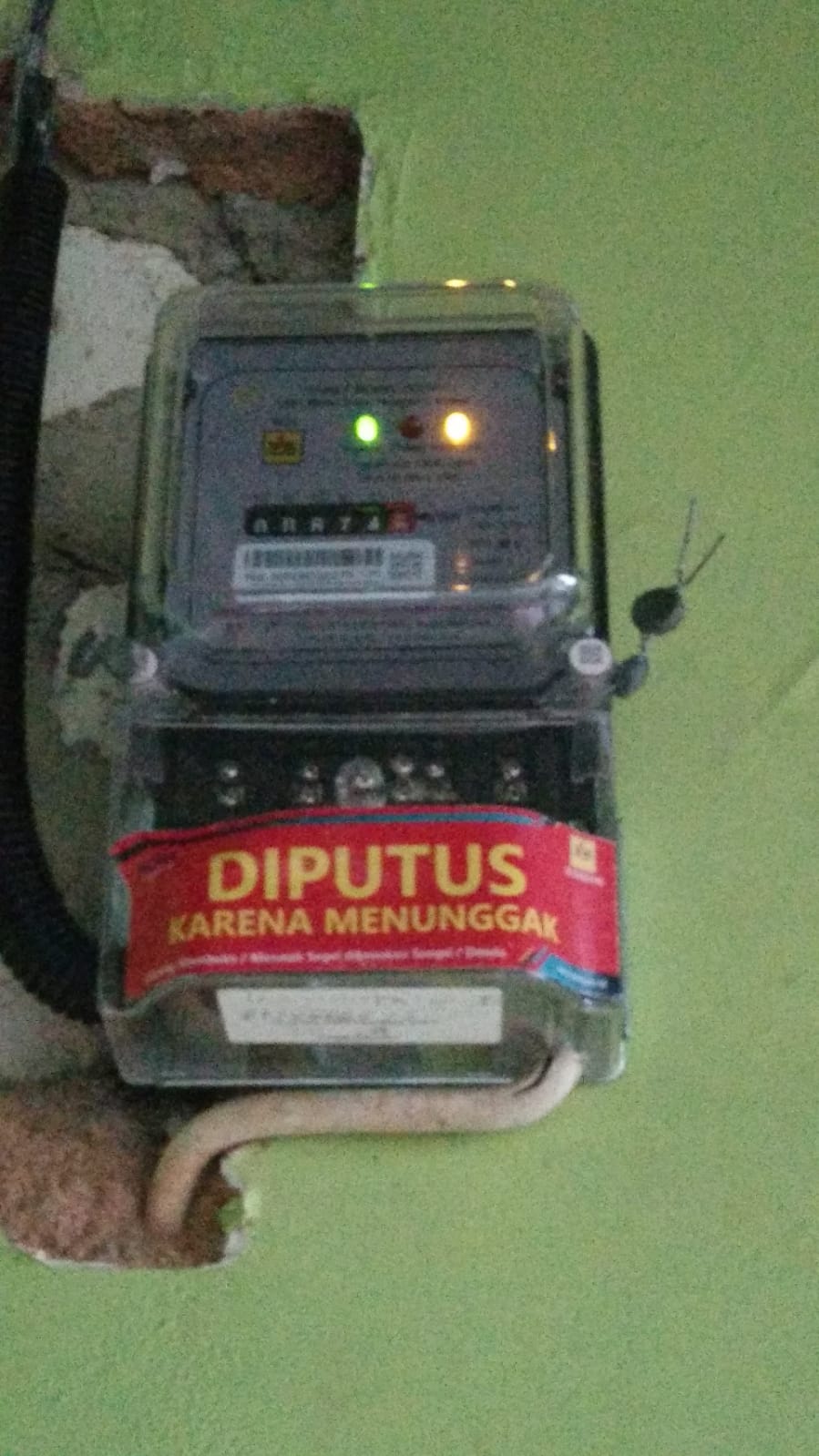 Segel Putus PLN
