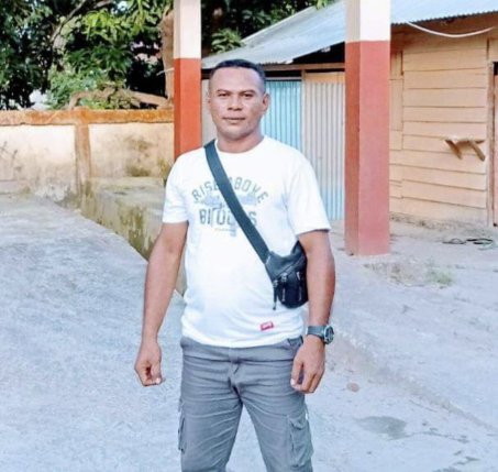 Guru Asrul Pical,PNS Guru SD Negeri 3 teluk Kaiely Kabupaten Buru,Maluku