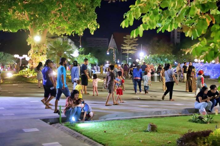 Setiap malam Taman Surya di padati pengunjung 