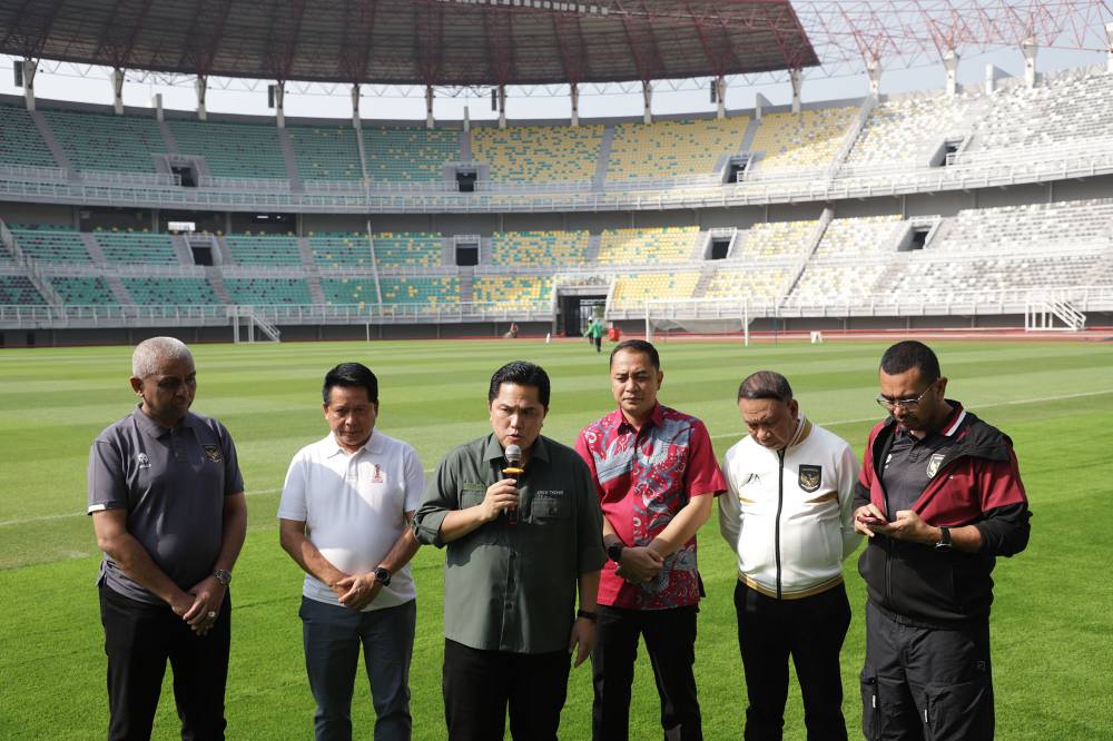 Ketum PSSI Tinjau Stadion GBT