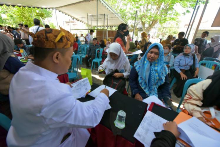 Wali Kota Eri Cahyadi mengatakan, penerima bantuan dari tebus ijazah dan biaya tunggakan kuliah ini khusus untuk keluarga miskin