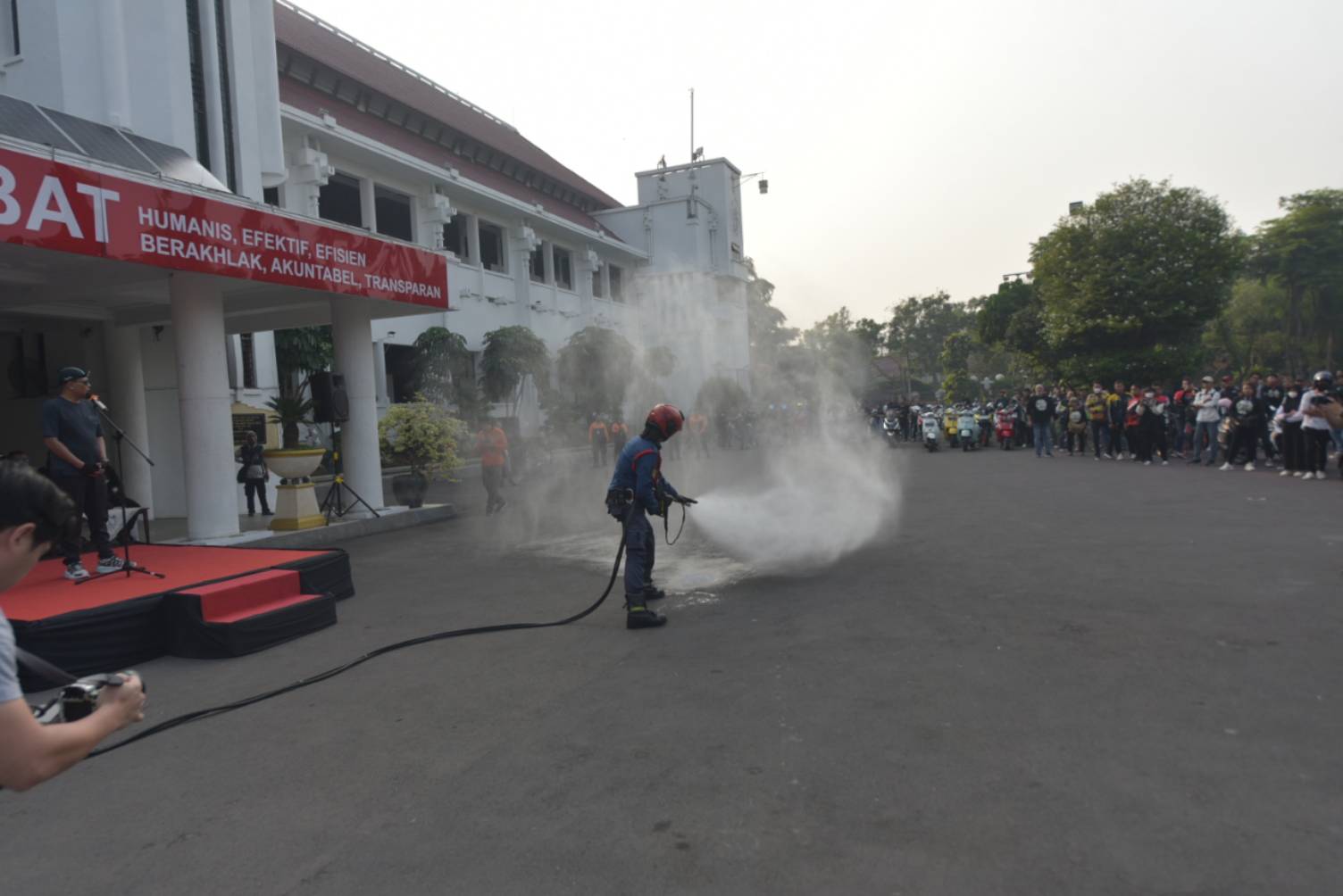 Pemkot Surabaya sempat memamerkan salah satu unit andalan Dinas Pemadam Kebakaran