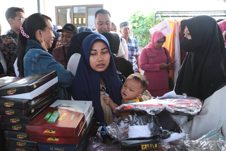 Pemkot Surabaya Gelar Garage Sale Rp 5 ribuan per 3 Item Barang