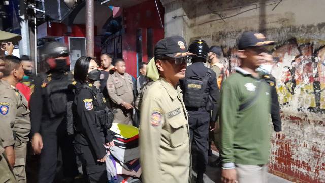 Penertiban Satpol PP DI Jalan Ngaglik 
