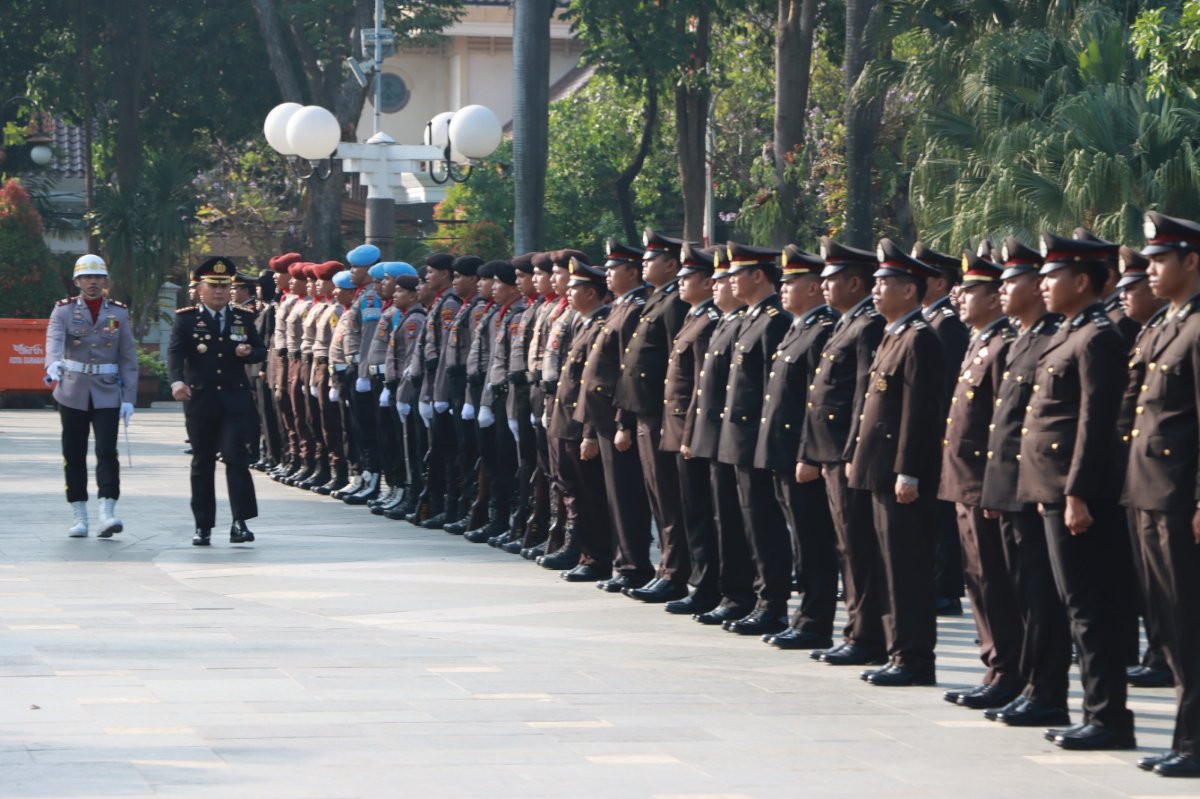 HUT Bhayangkara Polri ke 77 di gelar di Balai Kota Surabaya