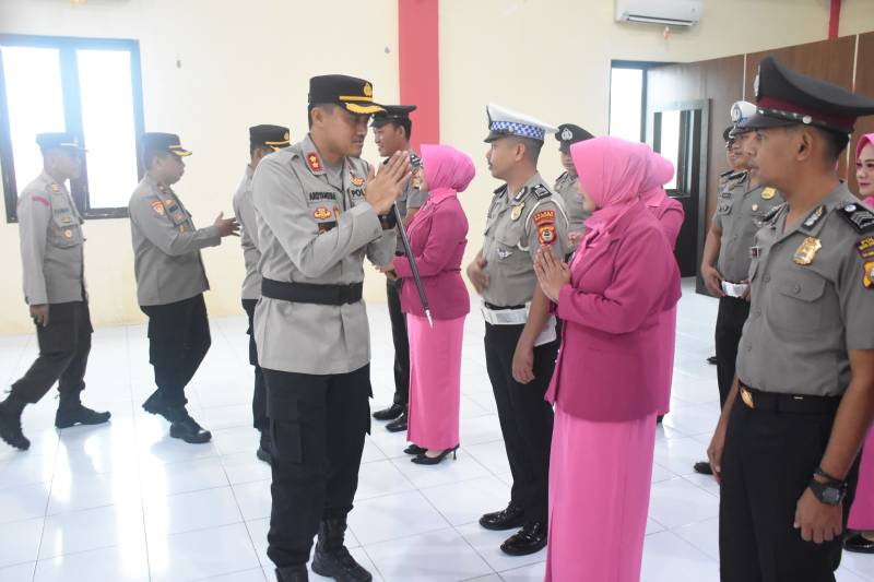 Kapolres Bulukumba Pimpin Langsung Upacara Kenaikan Pangkat 