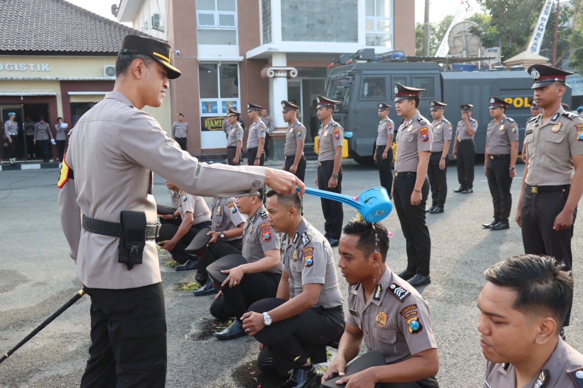 Upacara Korps Resort Kenaikan Pangkat Anggota Polres Pamekasan