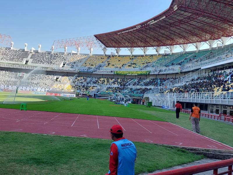 Stadion utama GBT
