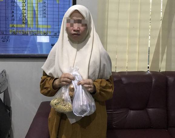 Wanita pembawa pentol isi sabu di Tulungagung