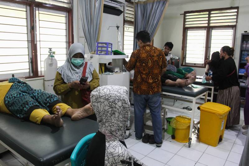 Gerak Cepat Dinkes Surabaya Tangani Korban Keracunan