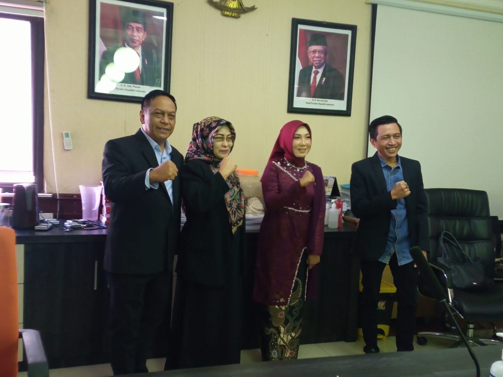 Tri Indah Ratna Sari Usai Di Lantik Sebagai Anggota DPRD Kota Surabaya 