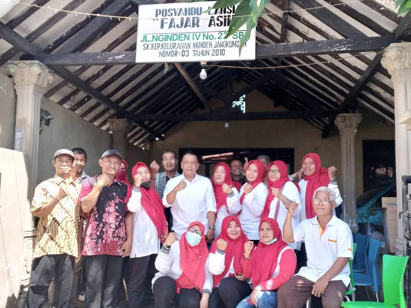 Wakil ketua komisi B Anas Karno bersama Warga Kelurahan Nginden Jangkungan Sukolilo Surabaya 