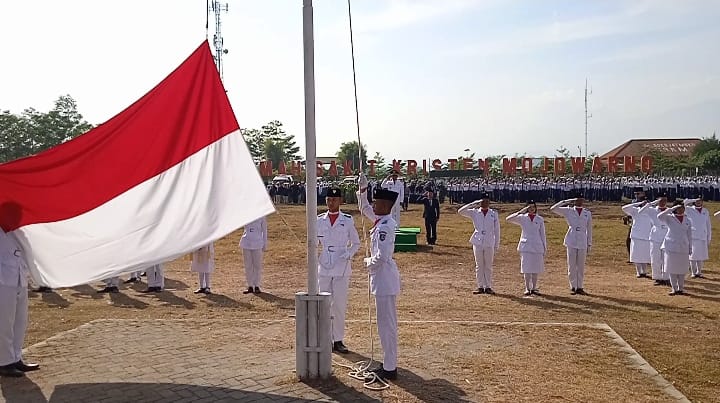 Upacara Bendera Peringati HUT RI ke 78 Tahun di Kecamatan Mojowarno