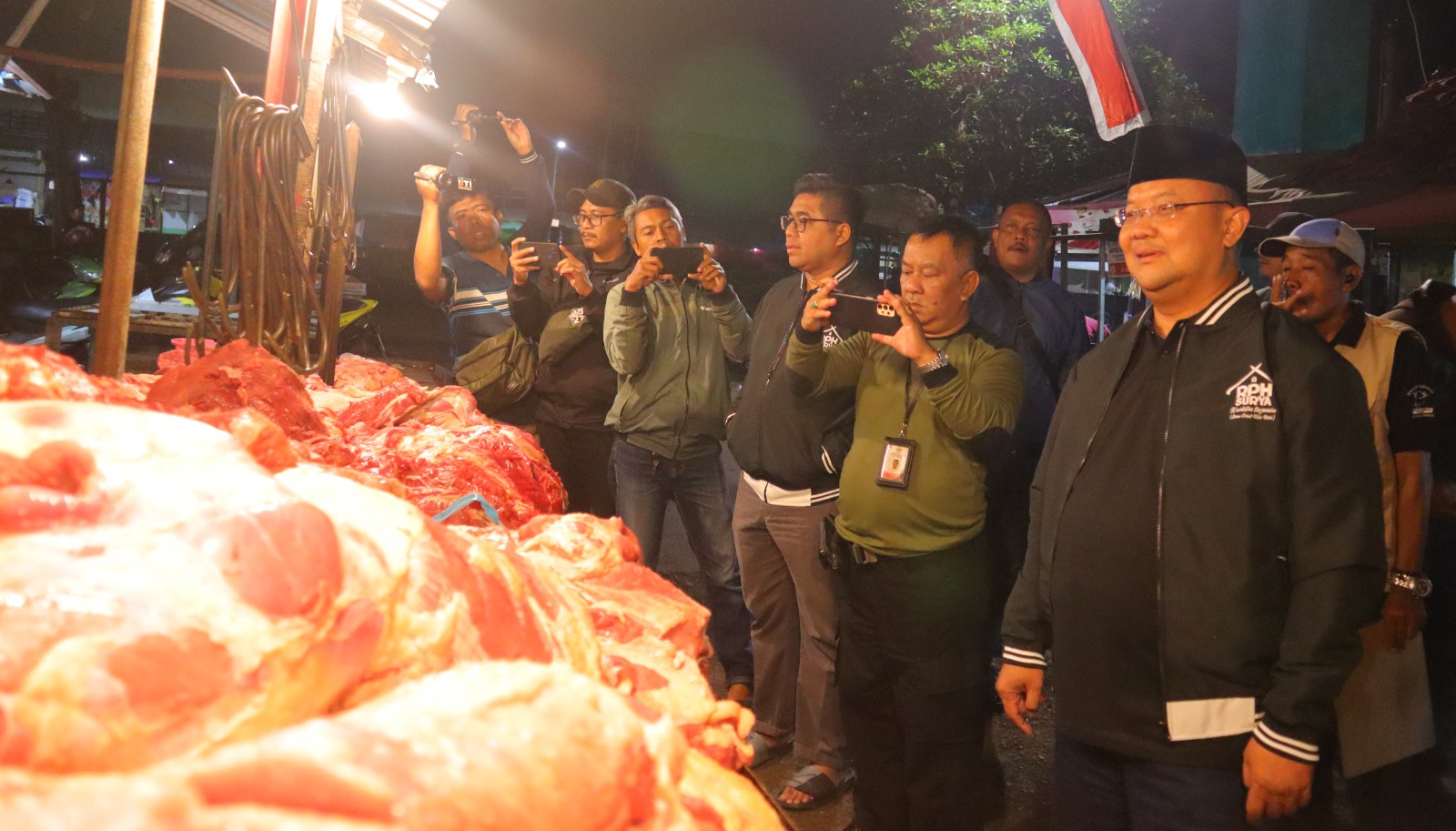 Tim Monitoring RPH Menemukan Daging Sapi Diduga Daging Glonggongan 