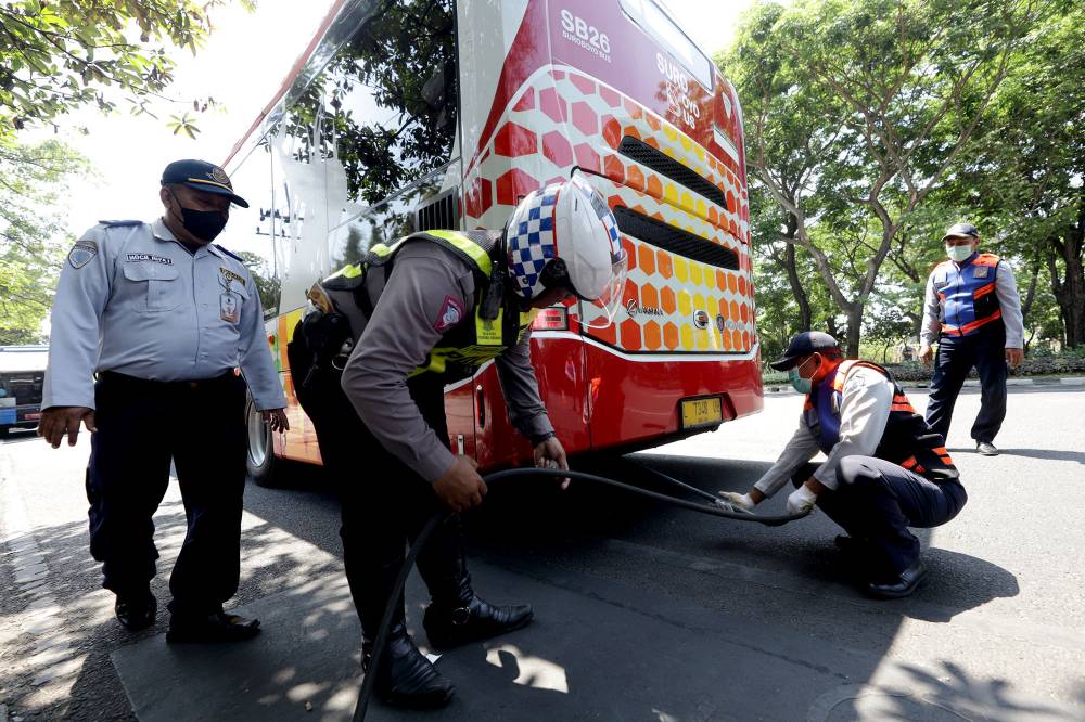 Pemkot Surabaya Uji Emisi Kendaraan