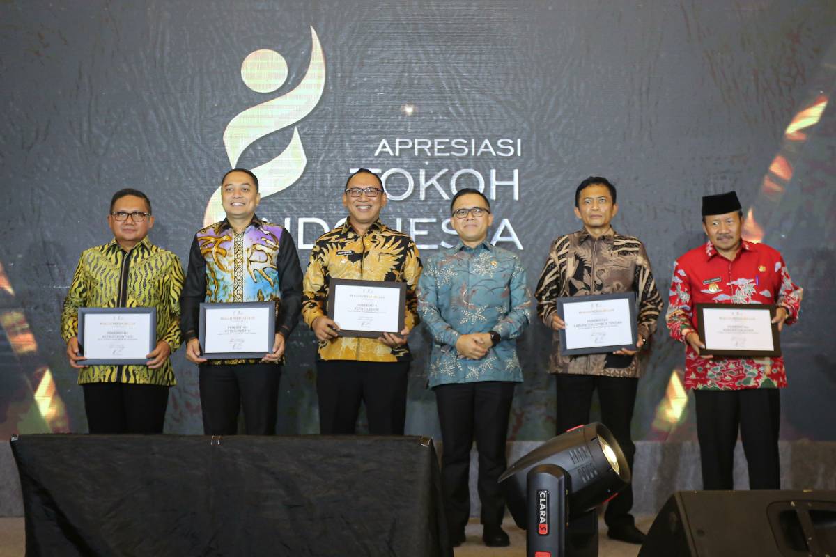Wali Kota Eri Cahyadi Sabet Dua Sekaligus Penghargaan dari Media Nasional 