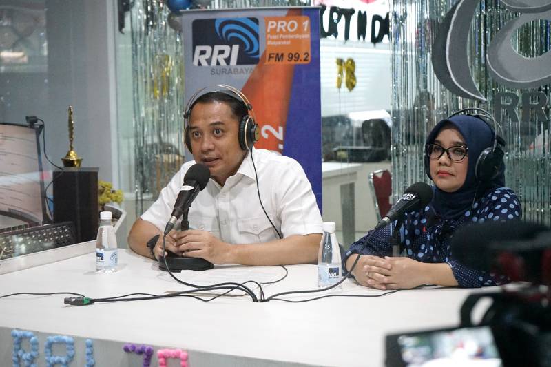 Wali Kota Eri Cahyadi dan Ketua TP PKK Surabaya Jadi Presenter Berita