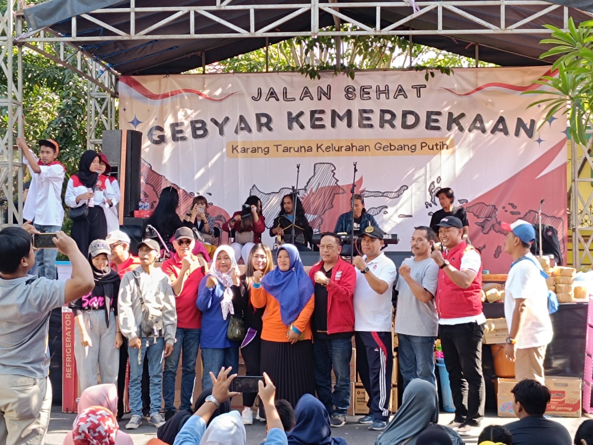 Hadiri Jalan Sehat PDI Perjuangan Surabaya Kenalkan Caleg Dapil 3 Ke Warga 