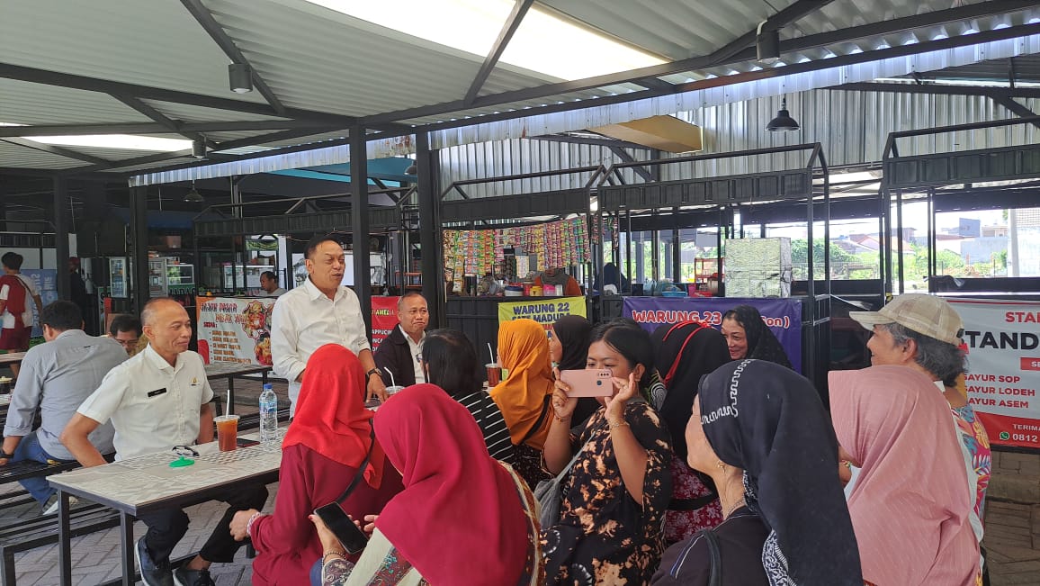 Wakil ketua komisi B DPRD Surabaya Anas Karno Saat Mengunjungi SWK Kutisari 