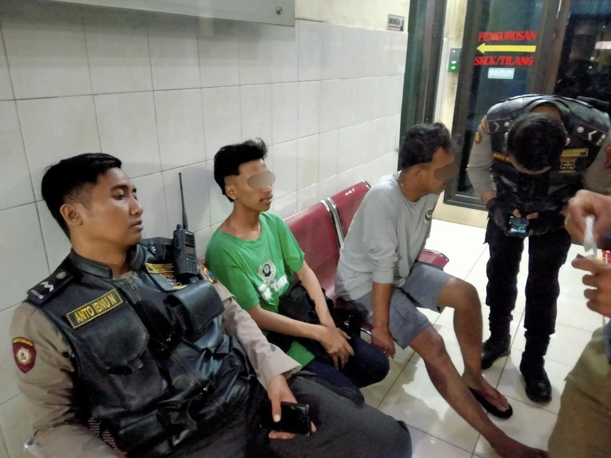 Dua anak dibawah umur pembawa pil koplo di Polrestabes Surabaya 