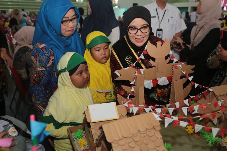 Menuju Kota Layak Dunia, Surabaya Gencarkan Transisi PAUD Ke SD Yang Menyenangkan 