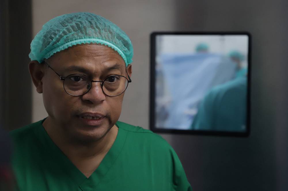 Direktur Utama RSUD dr M Soewandhie Kota Surabaya, dr Billy Daniel Messakh