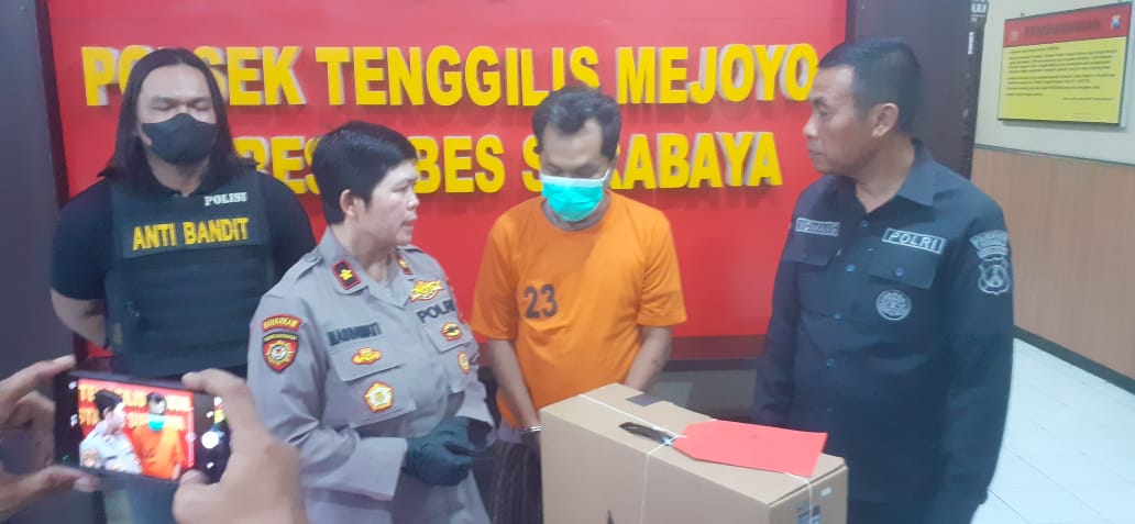 Kompol Masdawati pamerkan pelaku penipuan di Polsek Tenggilis