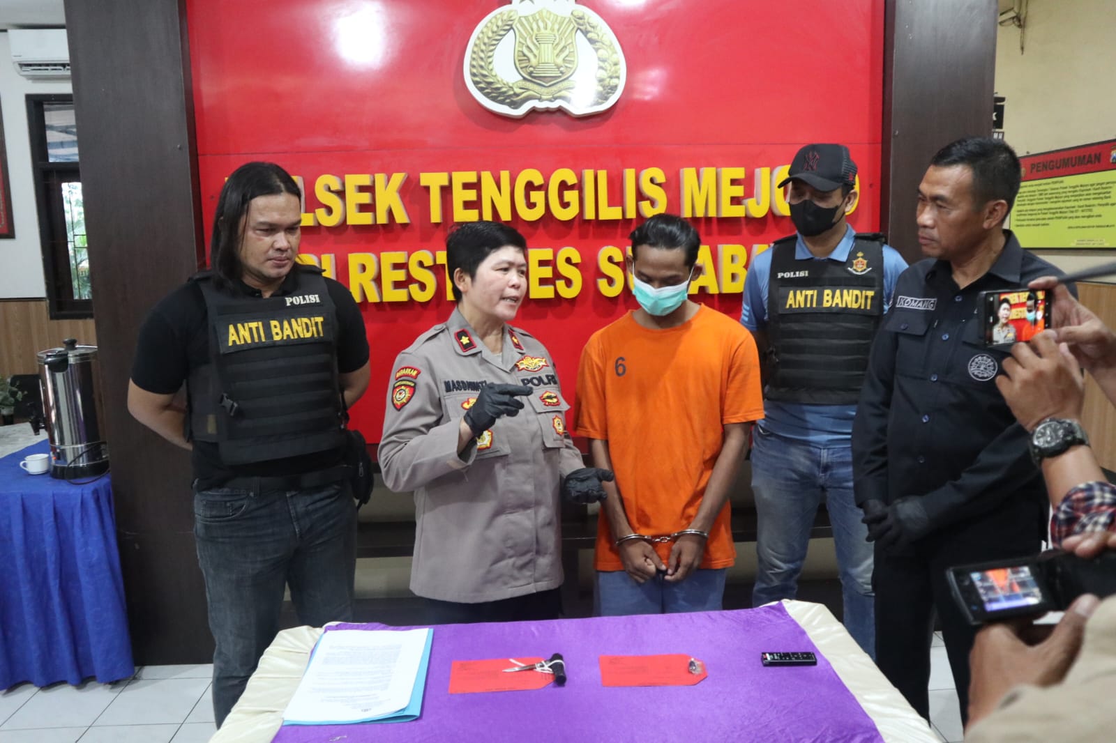 Pelaku pencurian di Polsek Tenggilis 