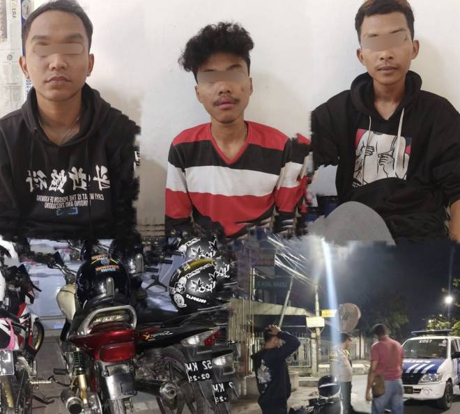 Tiga pembalap yang diamankan polisi di Surabaya