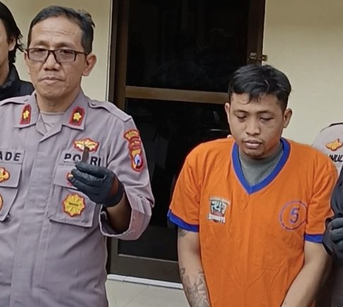 Kapolsek Sukolilo dampingi pelaku Curi motor