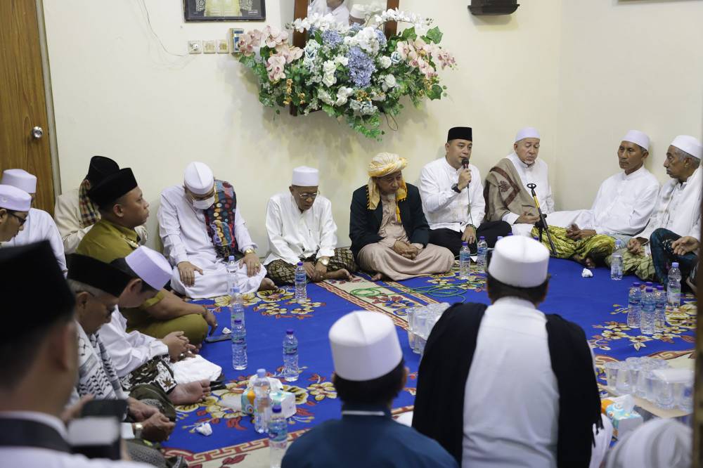 Pemkot Surabaya Gelar Salawat bersama di Balai Kota 