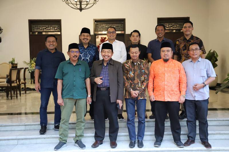 Pertemuan Wali Kota Eri Cahyadi dengan Pimpinan Parpol 