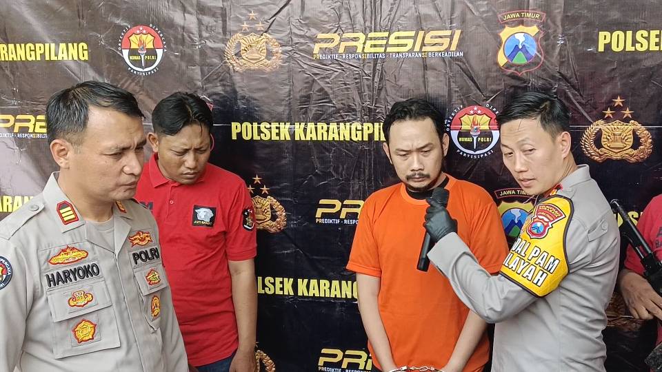 Tersangka sabu di Polsek Kalangpilang didampingi Kompol Rizky Fardian