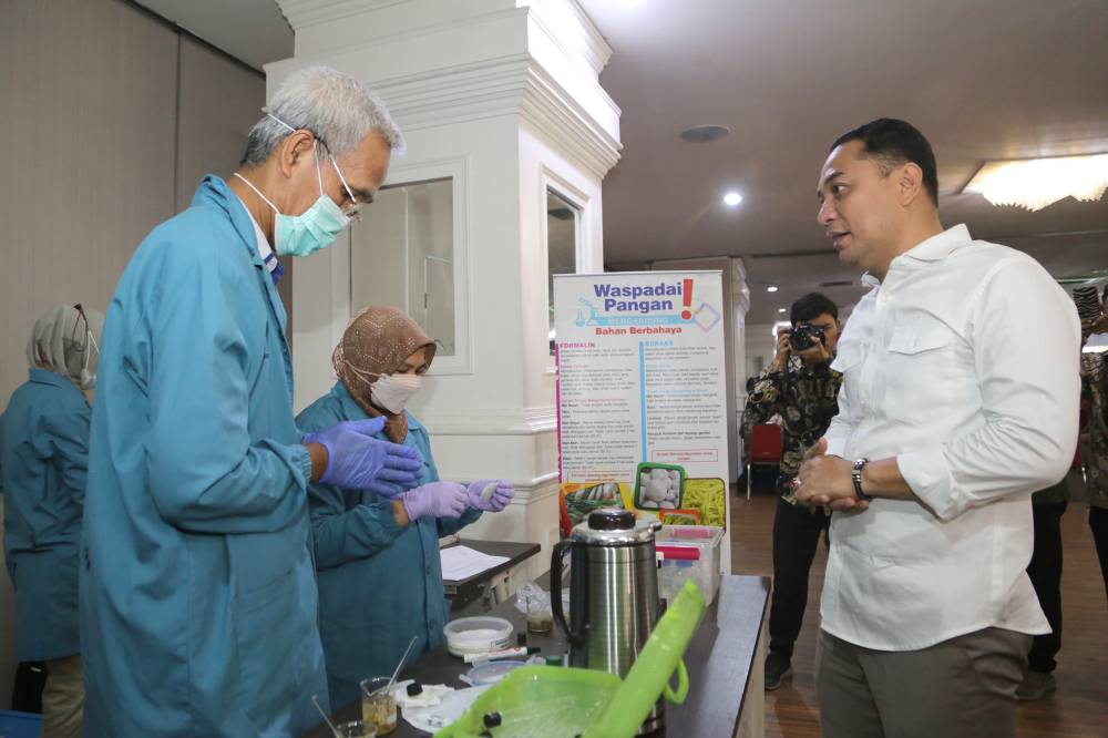 Pemkot Surabaya bersama BBPOM Gelar Sosialisasi hingga Uji Sampel Makanan Pedagang SWK