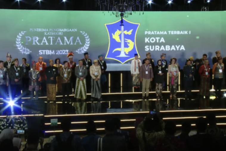Kota Surabaya Raih Dua Penghargaan dari Kemenkes RI