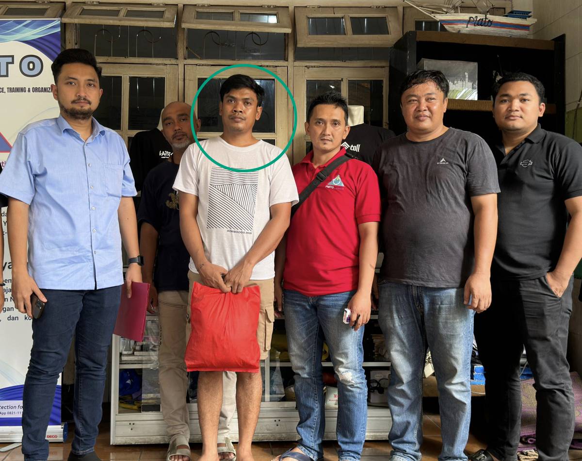 Pelaku penganiayaan diapit anggota Jatanras