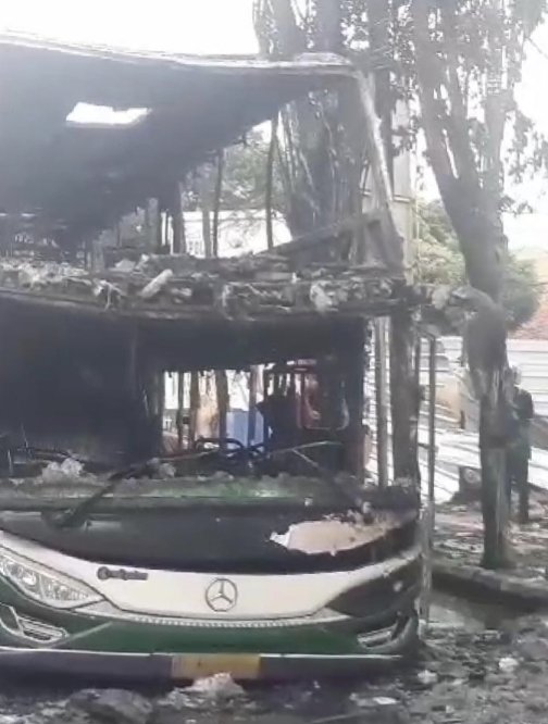 Bus Karina yang Terbakar