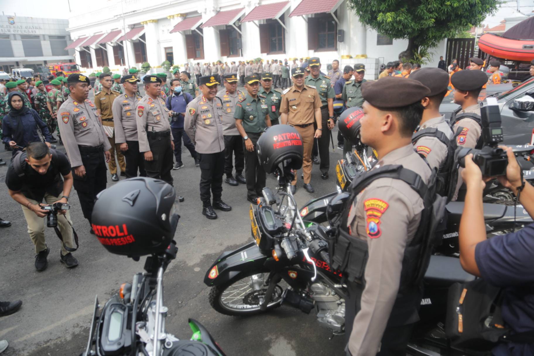 Forkopimda Surabaya Gelar Apel Pasukan,