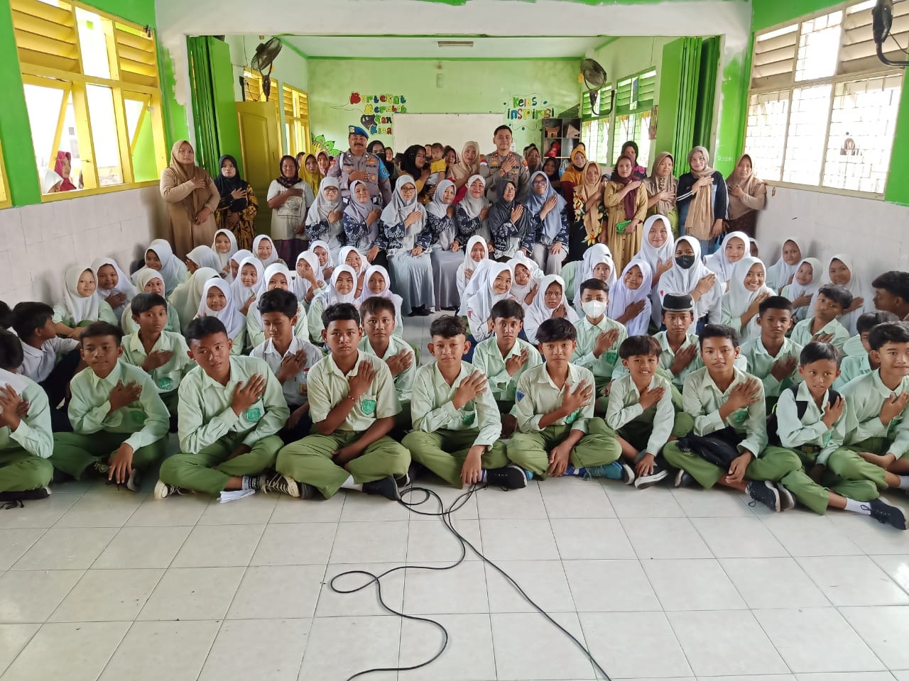 Polsek Simokerto himbau Gengster ke Sekolah