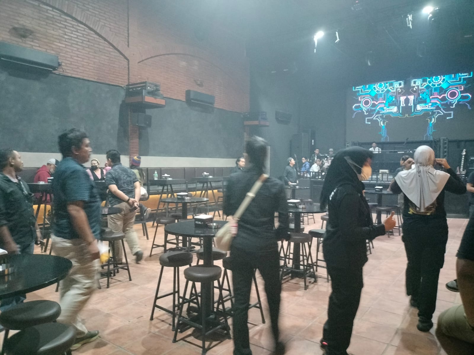 Polda Jatim razia hiburan malam