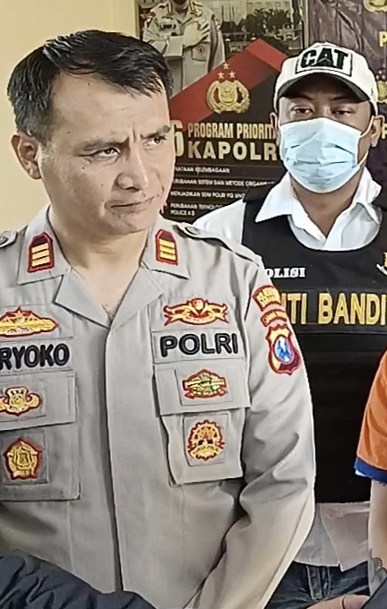 Kasihumas Polrestabes Surabaya