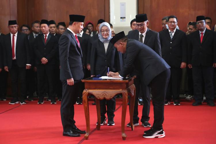 Wali Kota Eri Lantik 231 Pejabat: Ada 9 Kepala Dinas