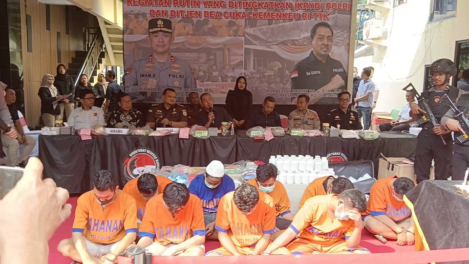 Tersangka Narkoba di Polda Jatim