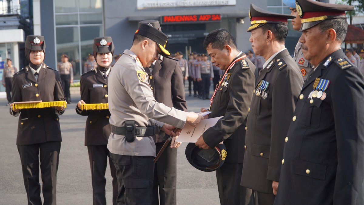 Kenaikan pangkat anggota Polrestabes Surabaya