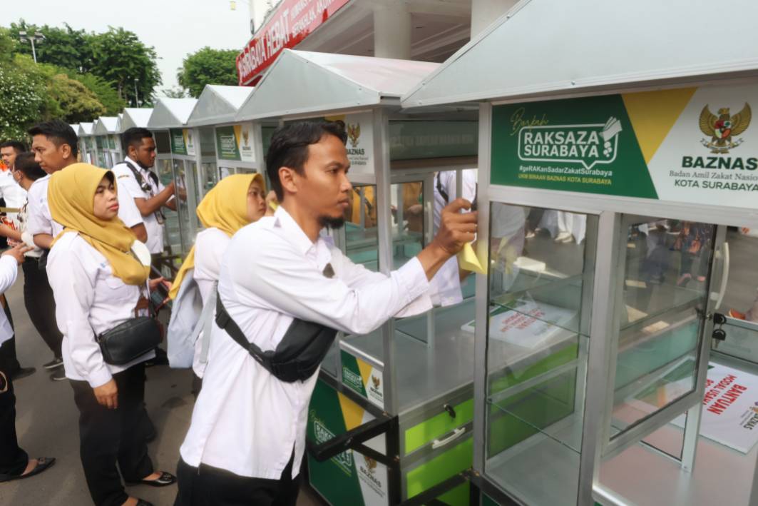 Pemkot Surabaya beri Bantuan Modal Usaha hingga Rombong 