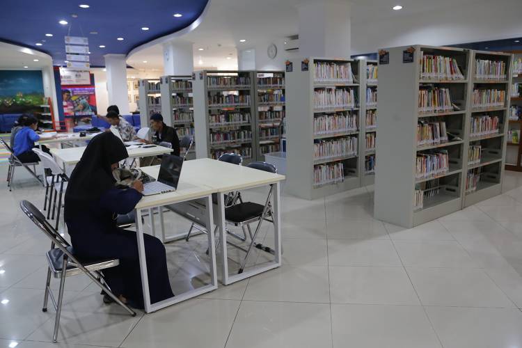 Koleksi Buku Dispusip Surabaya Capai 505.040 Eksemplar
