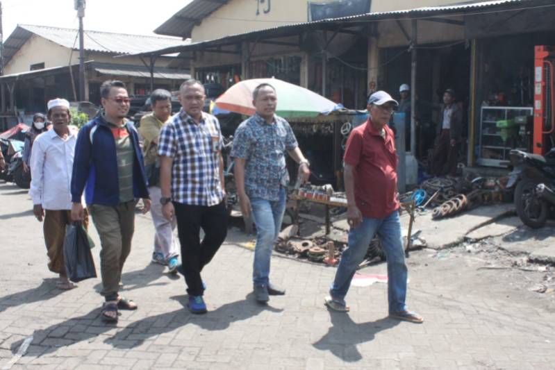 PD Pasar Surya Surabaya Berikan Kemudahan Pengurusan Buku Stand