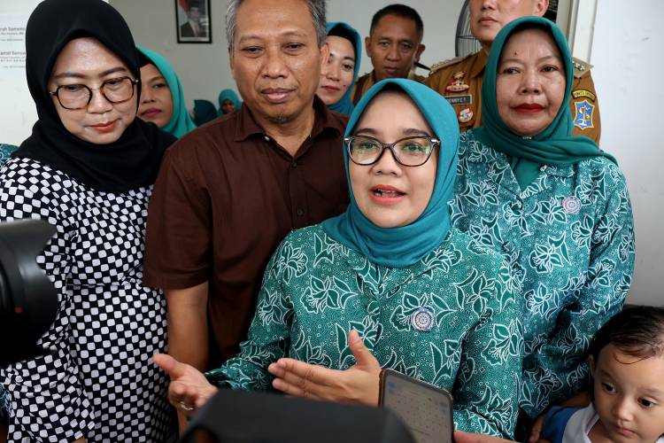 Ketua TP PKK Surabaya Rini Indriyani Eri Cahyadi