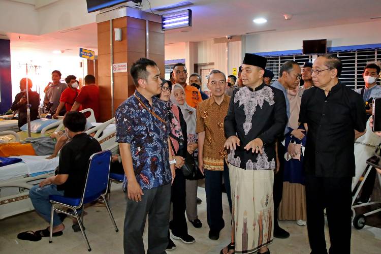 Wali Kota Eri Cahyadi Berikan Dukungan Moral kepada Pasien RS Unair 