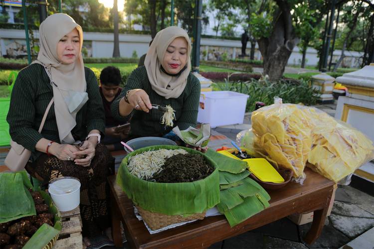 Jangan Lewatkan! Ngabuburit Asik di Tugu Pahlawan